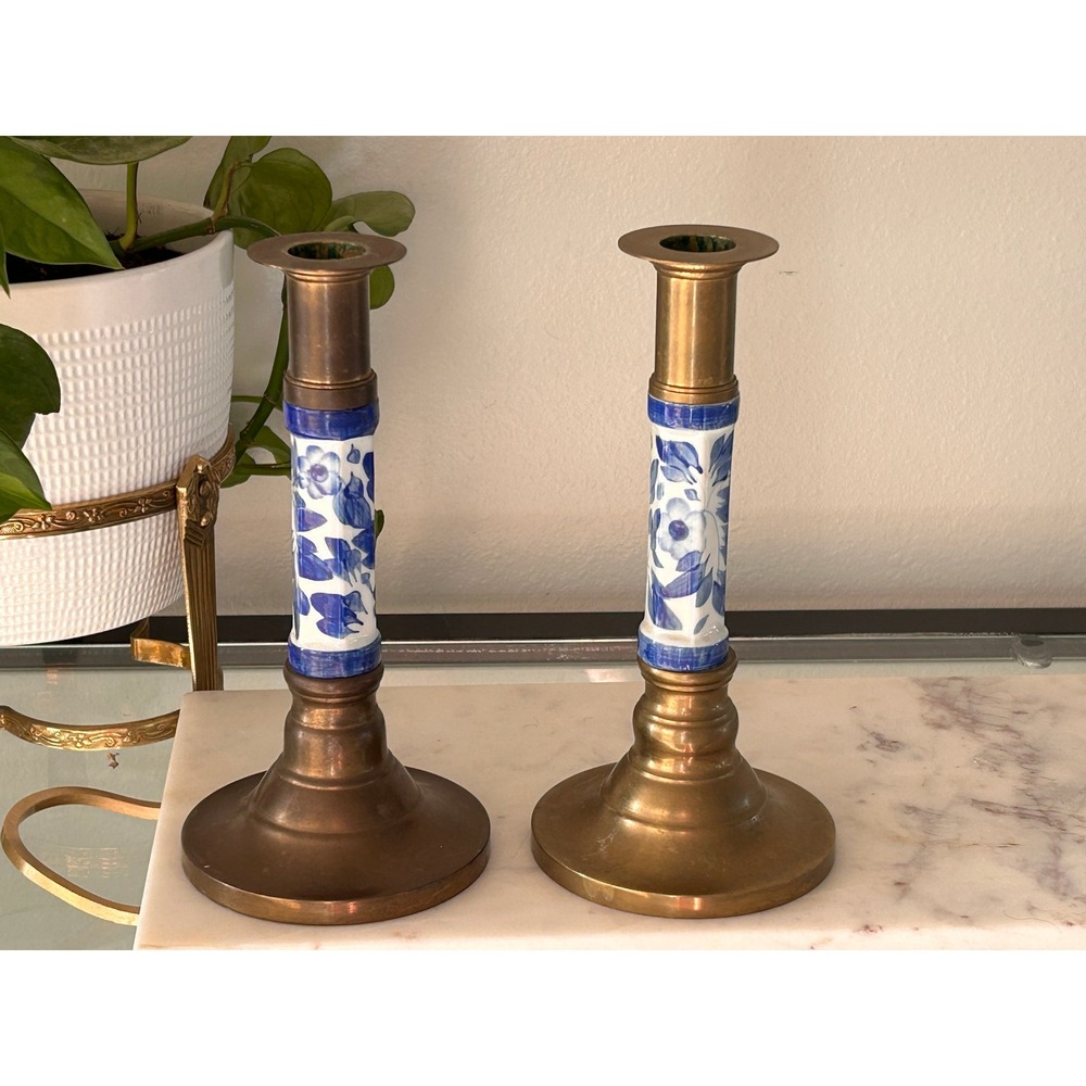 Vintage Brass Blue White Floral Porcelain Taper Candlestick Holders Pair 7.5in